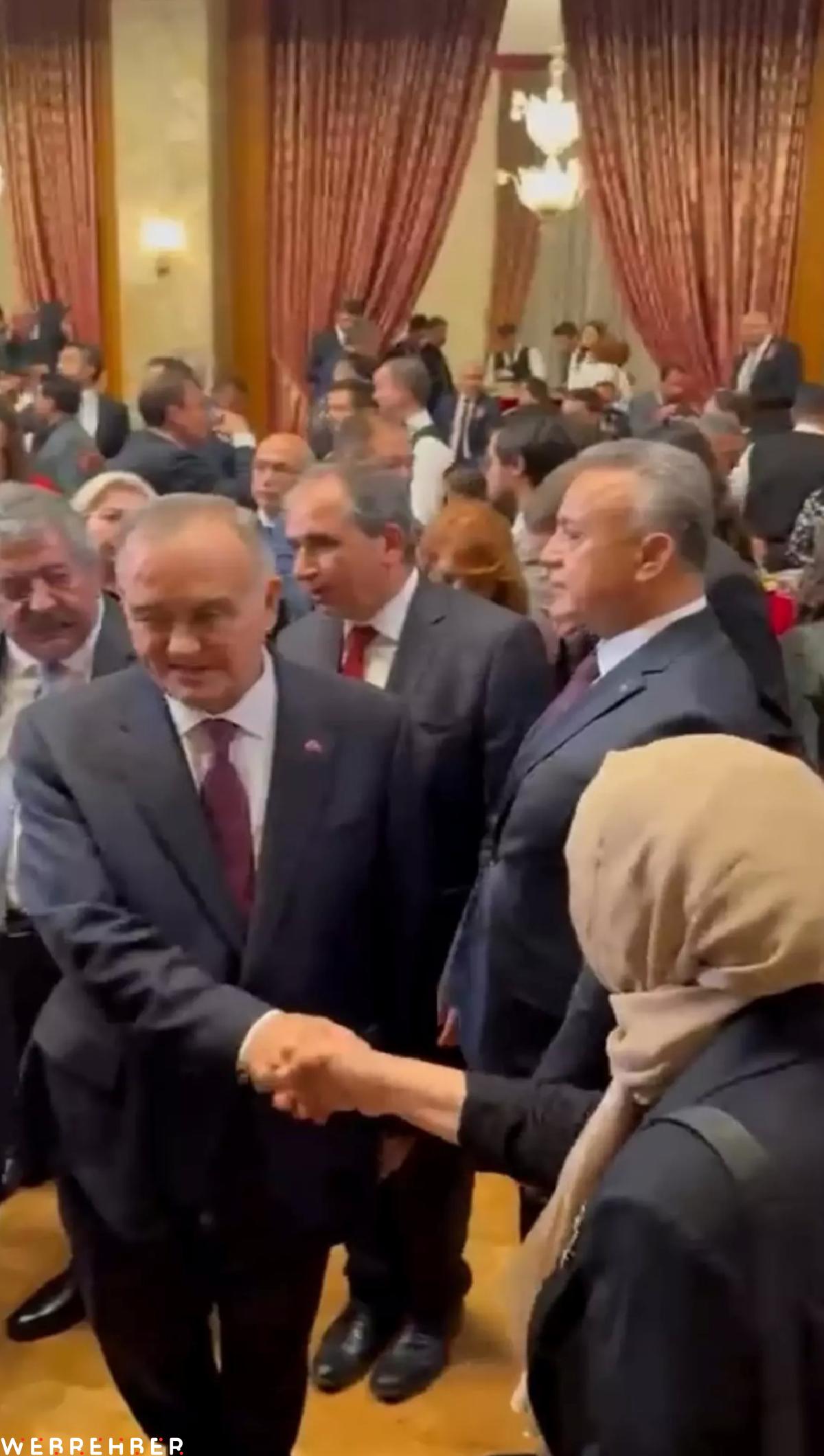 11 yıl sonra ilk! DEM Parti 23 Nisan resepsiyonunda katıldı: MHP ile tokalaştılar