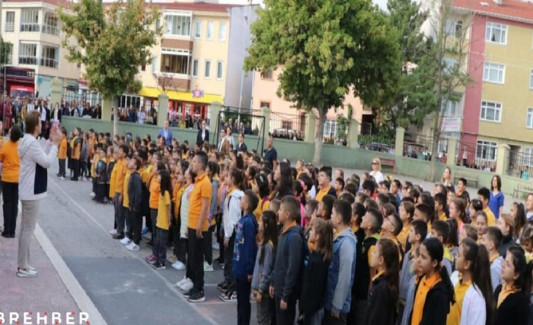 24 Nisan tatil mi? İşte okullar ve iş yerleri için uygulanacak karar