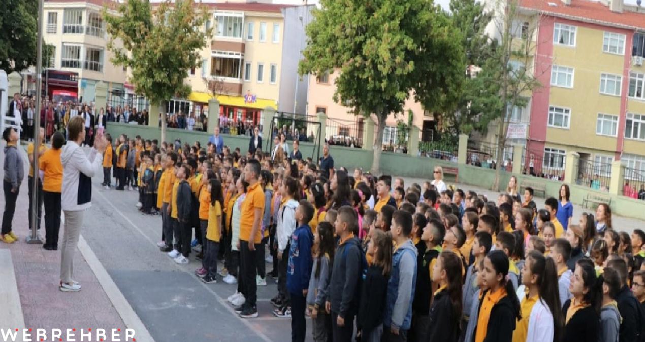 24 Nisan tatil mi? İşte okullar ve iş yerleri için uygulanacak karar