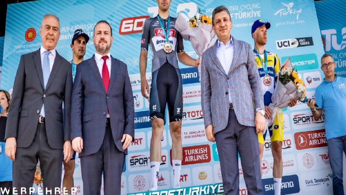 60. Cumhurbaşkanlığı Bisiklet Turu’nda ilk etabı Simon Dehairs kazandı