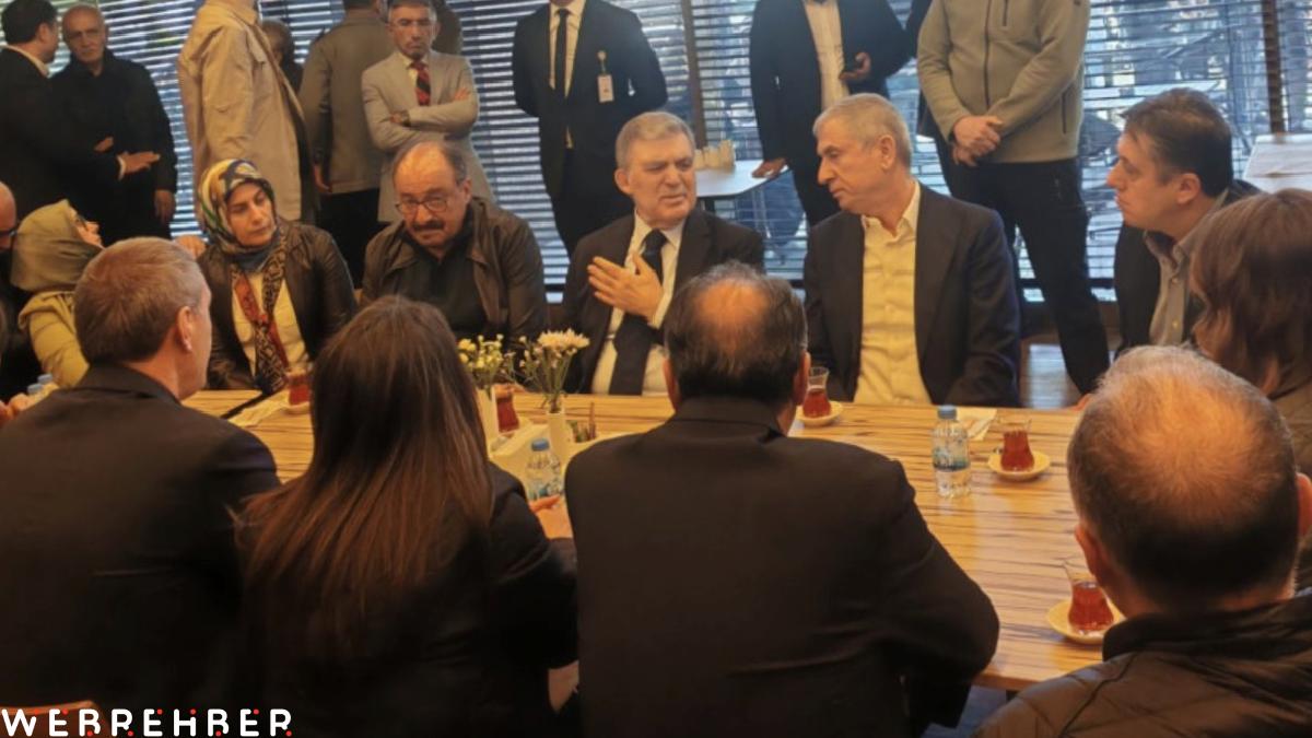 Abdullah Gül, Sırrı Süreyya Önder’in tedavi gördüğü hastaneyi ziyaret etti