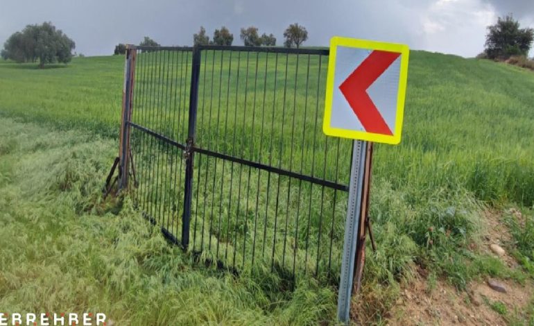 Adana’da dört tarafı açık tarlaya kilit vurdu: Nasrettin Hoca’yı aratmadı