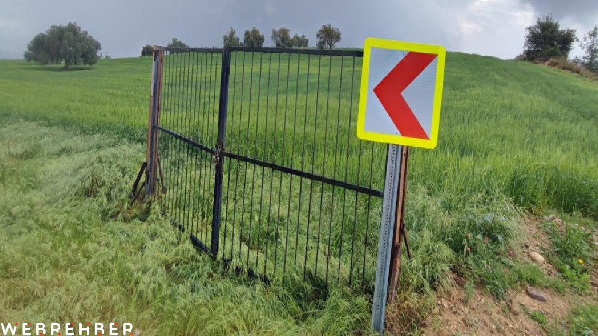 Adana’da dört tarafı açık tarlaya kilit vurdu: Nasrettin Hoca’yı aratmadı