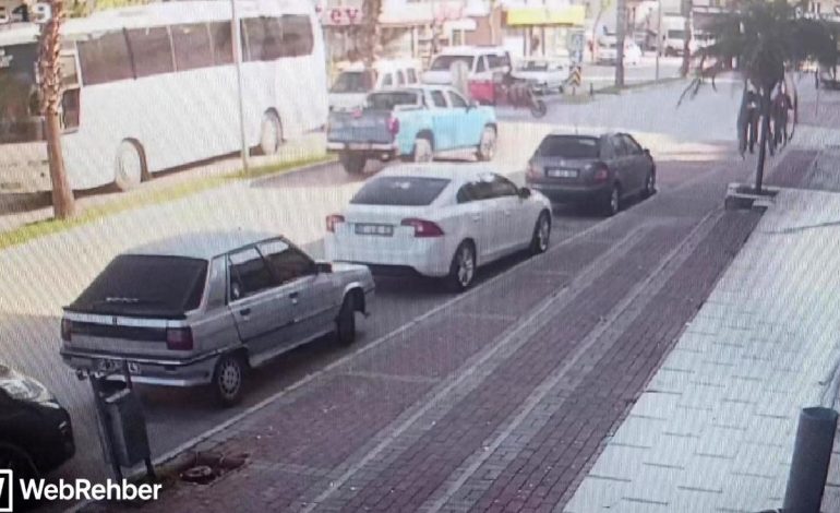Antalya’da üç tekerli motosiklet kamyonetle çarpıştı