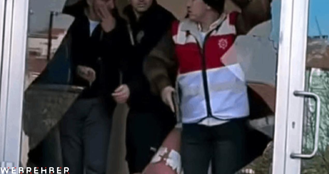 Avcılar’da maç sonrası kavga: Stadyumun cam kapısını kırdılar