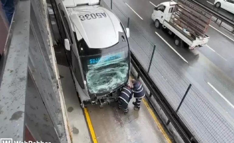 Avcılar’da metrobüs kazası, çok sayıda yaralı var