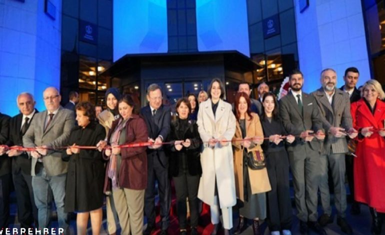 Bağlarbaşı Kültür Merkezi yeni yüzüyle kapılarını açtı