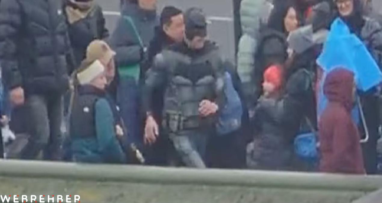 Batman ve Robin, kumar çetesini yakaladı: İngiliz Polisi çizgi romanları gerçeğe taşıdı