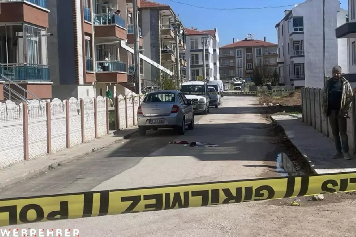 Boşanma Gerginliği: Eşini Öldürüp İntihar Girişiminde Bulundu