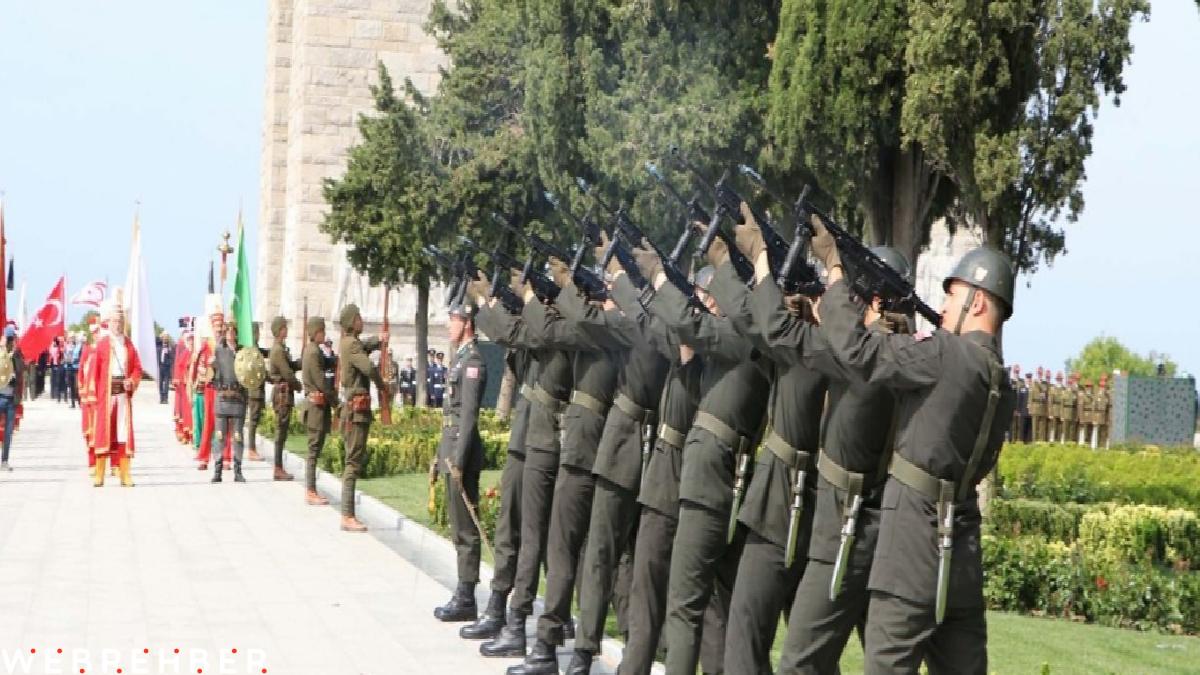 Çanakkale Kara Savaşları’nın 110’uncu yıl dönümünde şehitler anıldı