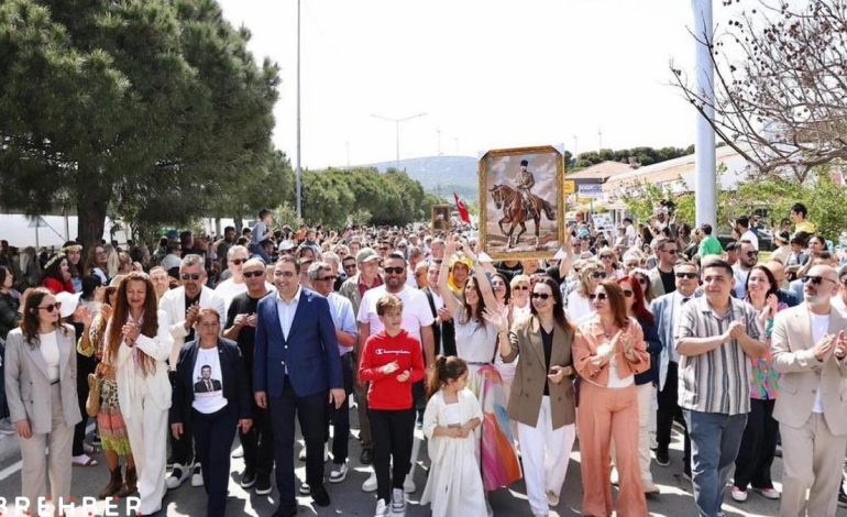 Çeşme- Alaçatı’da rengarenk ot festivali