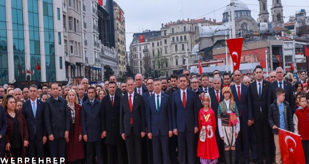 CHP “ilk kez” diyerek duyurdu: Taksim’e bırakılan çelenkte dikkat çeken mesaj