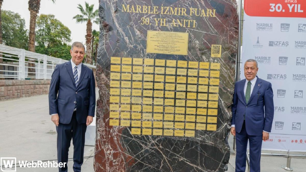 CHP’den İzmir’e bir heykel daha: Cemil Tugay açılışı yaptı