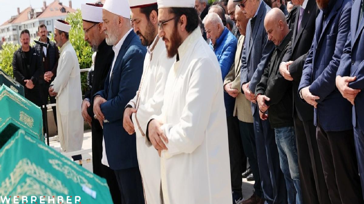 Cumhurbaşkanı Erdoğan Arapça öğretmeninin cenaze namazına katıldı