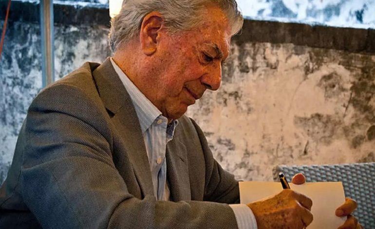 Edebiyat dünyasının acı kaybı! Ölüm haberini oğlu duyurdu