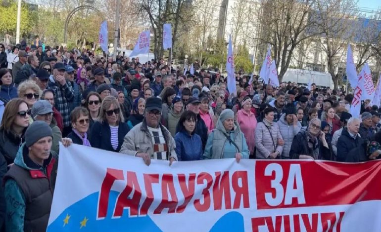 Gagavuzyalılar, anayasal hak ihlallerine karşı sokakta