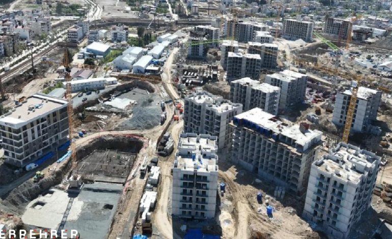 Hatay’da asrın felaketinin ardından yüzlerce bina yükseliyor