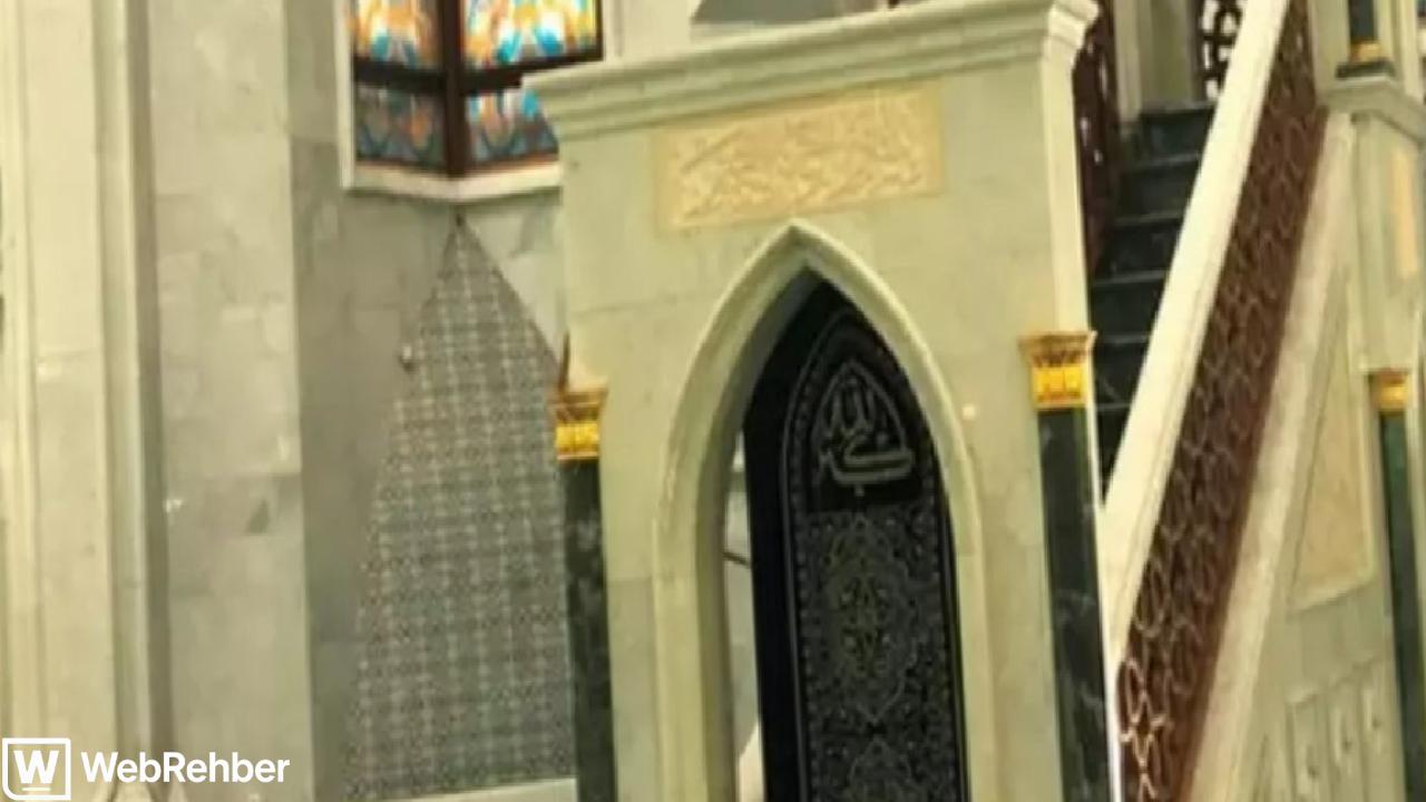 İmamsız kalan cemaat ve 30 saniyelik hutbe!