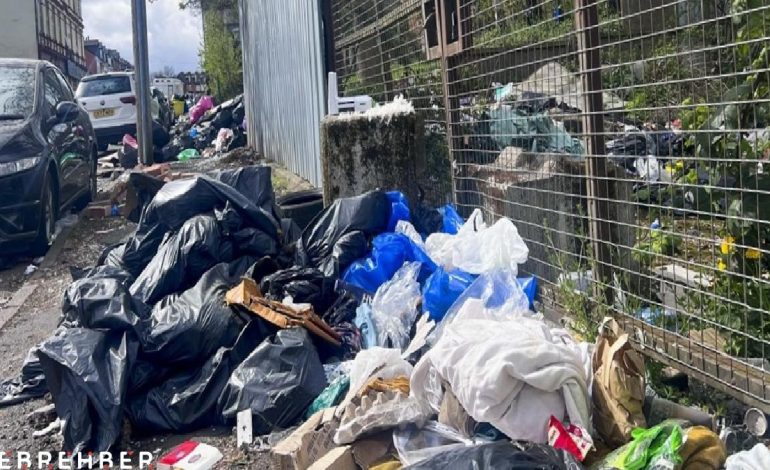 İngiltere’de sokaklarda çöpten dağlar oluştu