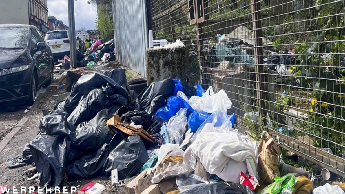 İngiltere’de sokaklarda çöpten dağlar oluştu