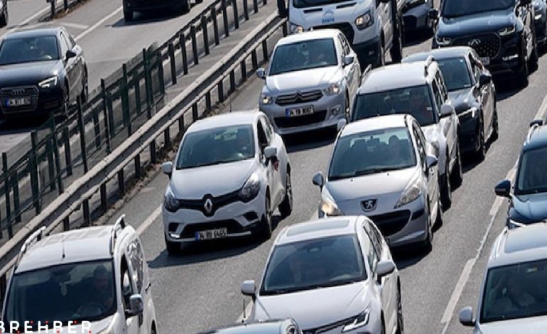 İstanbul Valiliği’nden deprem sonrası kritik uyarı: Zorunlu olmadıkça trafiğe çıkmayın