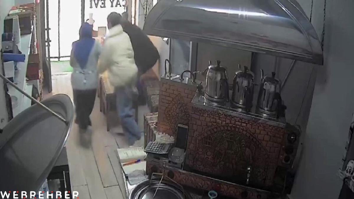 İstanbul’da deprem anı kamerada