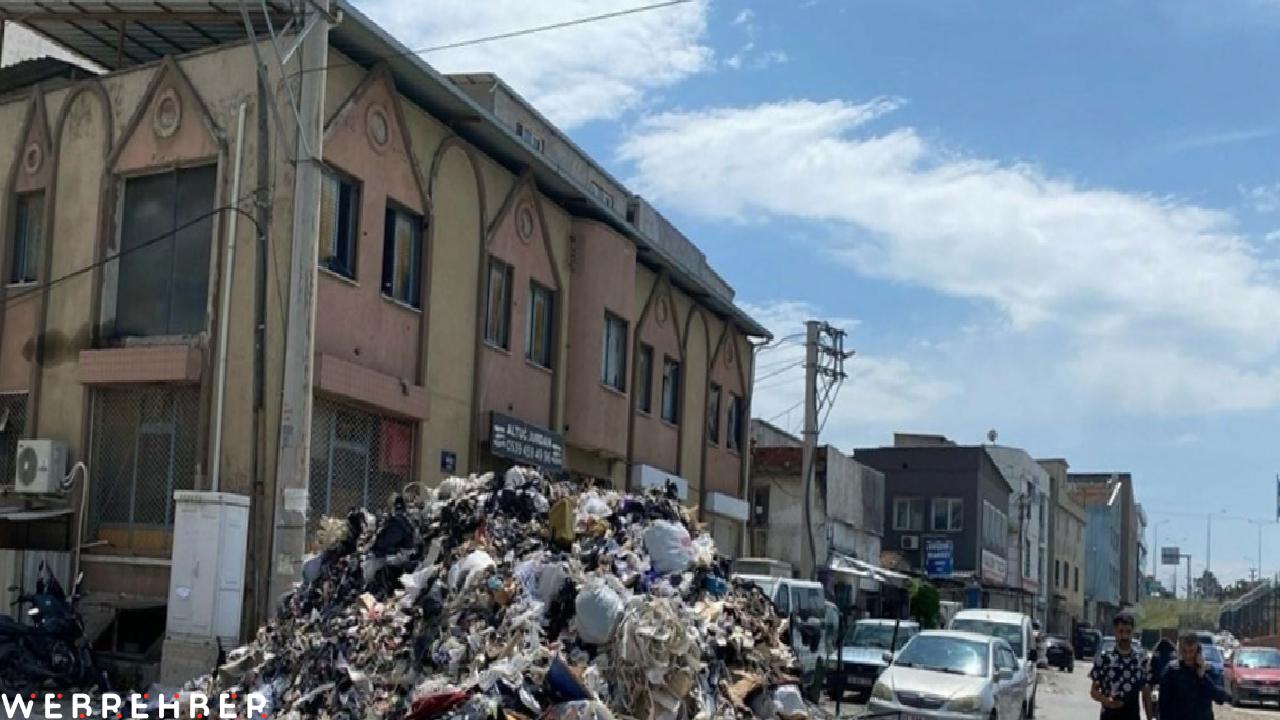 İzmir’de dağ gibi çöp yığınları! Büyük yangın tehlikesi…
