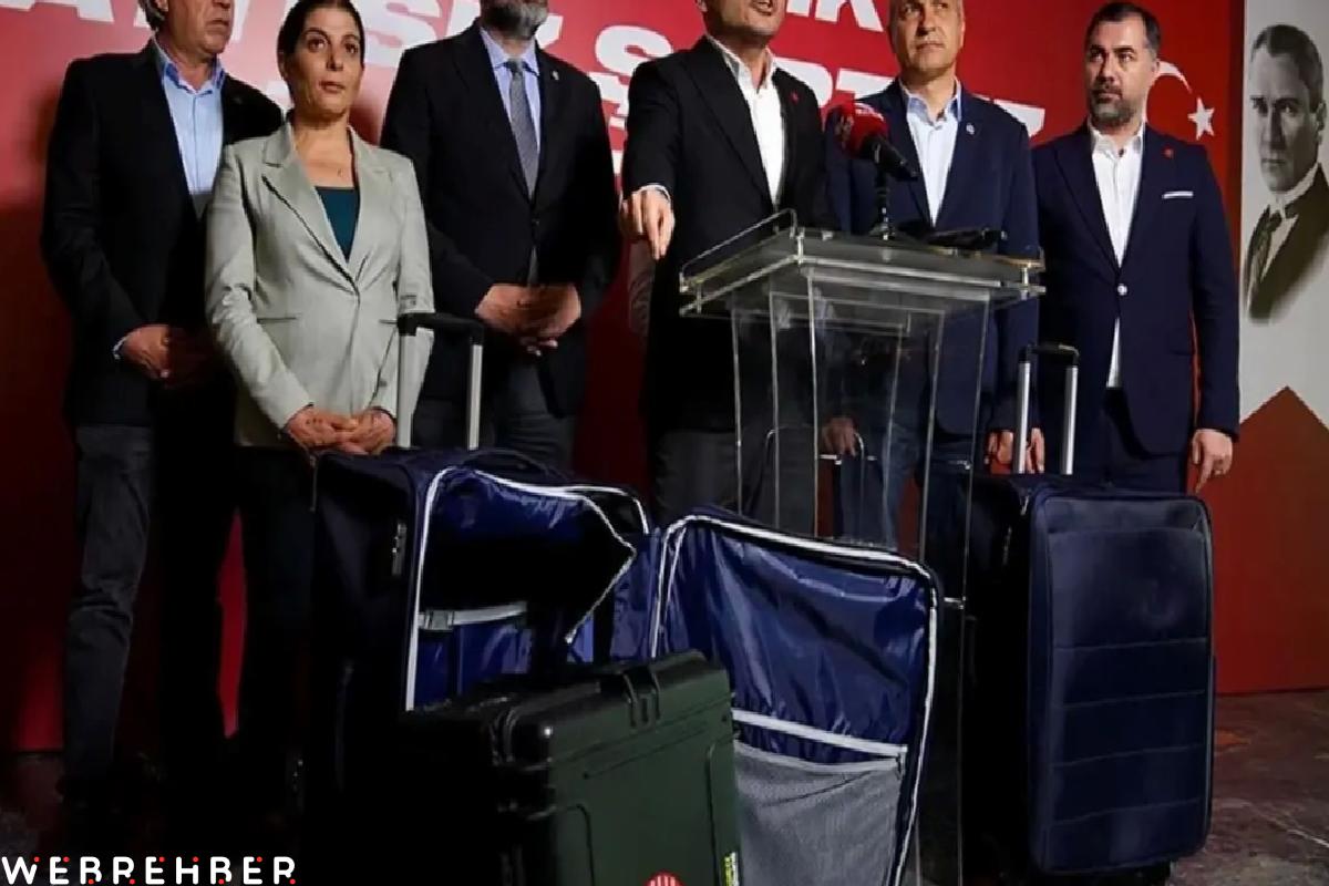Kameralar önünde açtı! Özgür Çelik sır valizlerin içinde ne olduğunu açıkladı