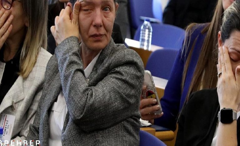 Kartalkaya faciasında ailesini kaybeden Duygu Can: “Birisi ‘Vali Bey üzülüyor, burada ağlama’ dedi”