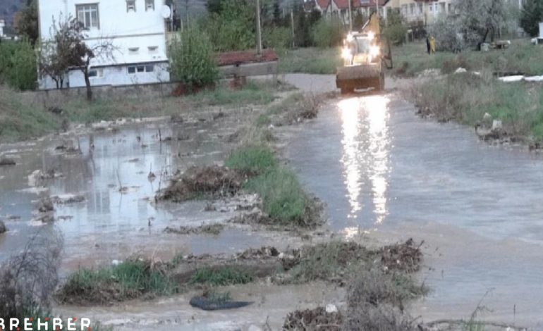 Kırıkkale’yi sağanak vurdu