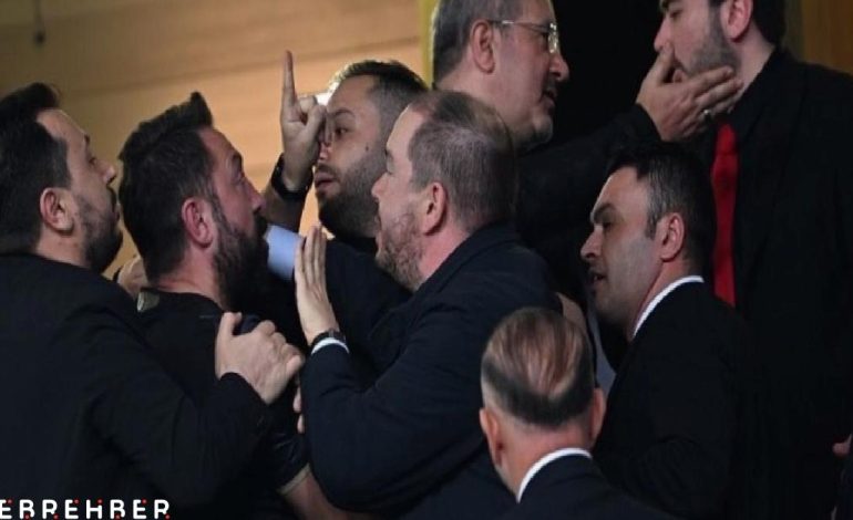 Konya’da Dursun Özbek ve taraftarlar arasında gerginlik yaşandı