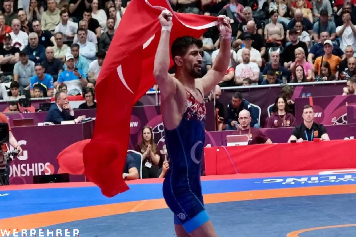 Milli güreşçi Kerem Kamal, Avrupa şampiyonu oldu
