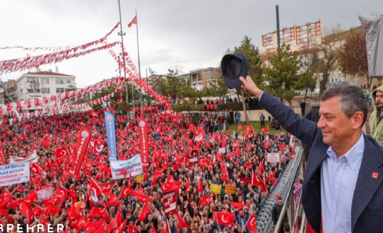 Miting meydanında anket yaptılar: Yozgat mitingine kim nereden katıldı? Kime oy verecekler?