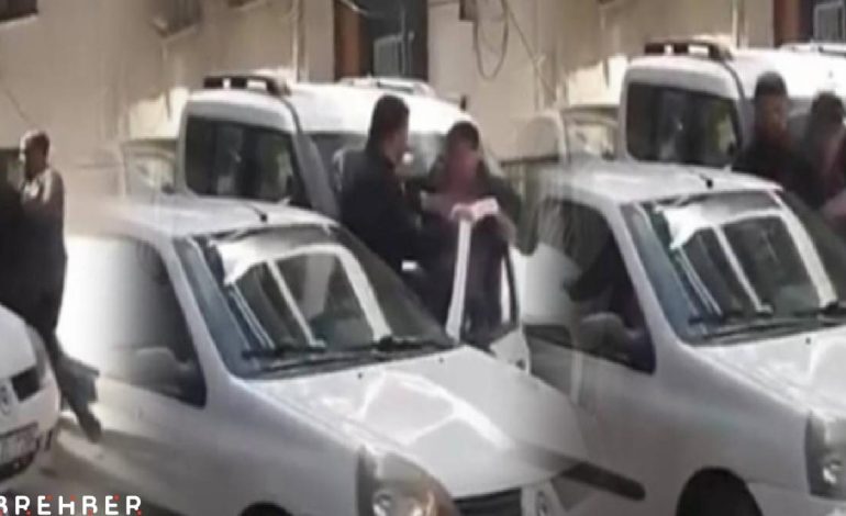 Motosikletliye çarpıp kaçtı, yakalanınca bıçak çekti!