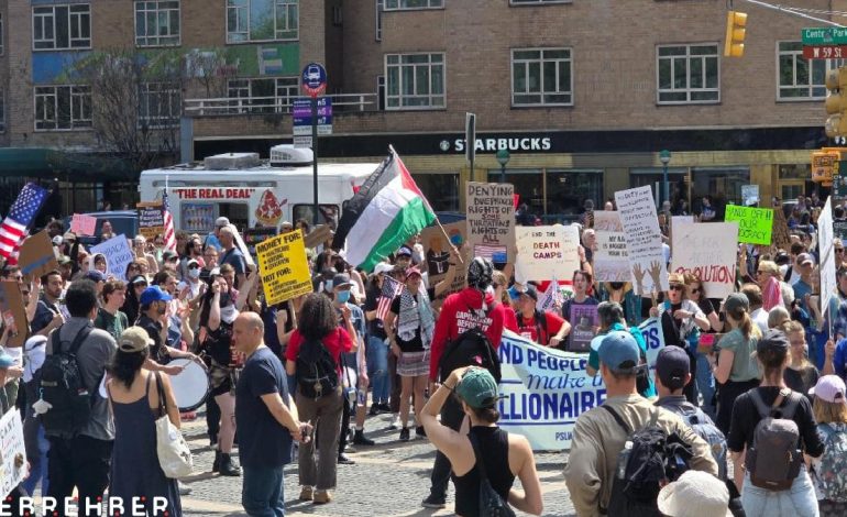 New York’ta binlerce kişi Başkan Trump’ı protesto etti