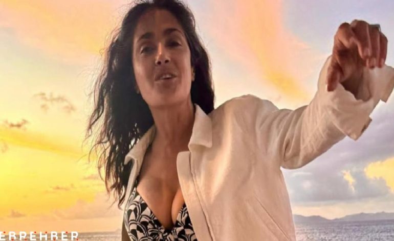 Salma Hayek bikinisiyle yeni pozunu verdi! İşte beslenme yöntemi