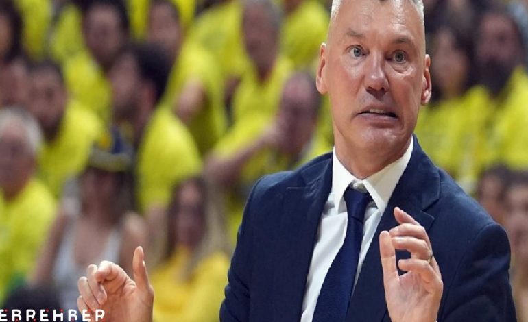 Sarunas Jasikevicius: 19 hücum ribaundu aldık