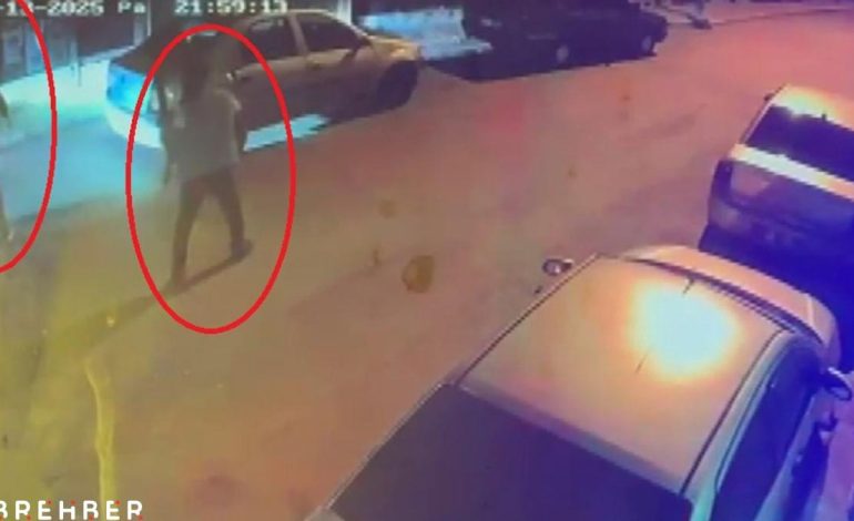 Sokakta arkadaşıyla sohbet ederken silahlı saldırıya uğradı