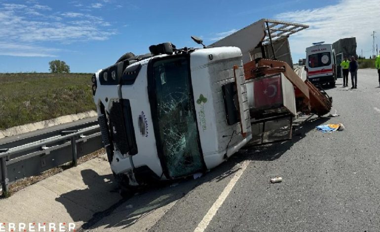 Tekirdağ’da devrilen kamyon sürücüsü yaralandı