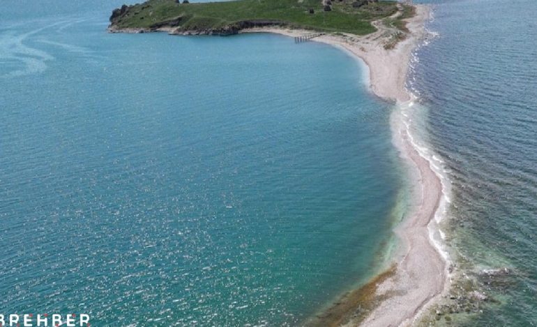 Van Gölü çekildi: Çarpanak Adası’na giden antik yol ortaya çıktı
