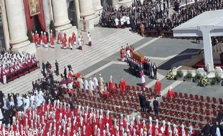 Vatikan’da bir devir kapandı! Papa’nın cenaze töreninde dünya liderleri bir araya geldi