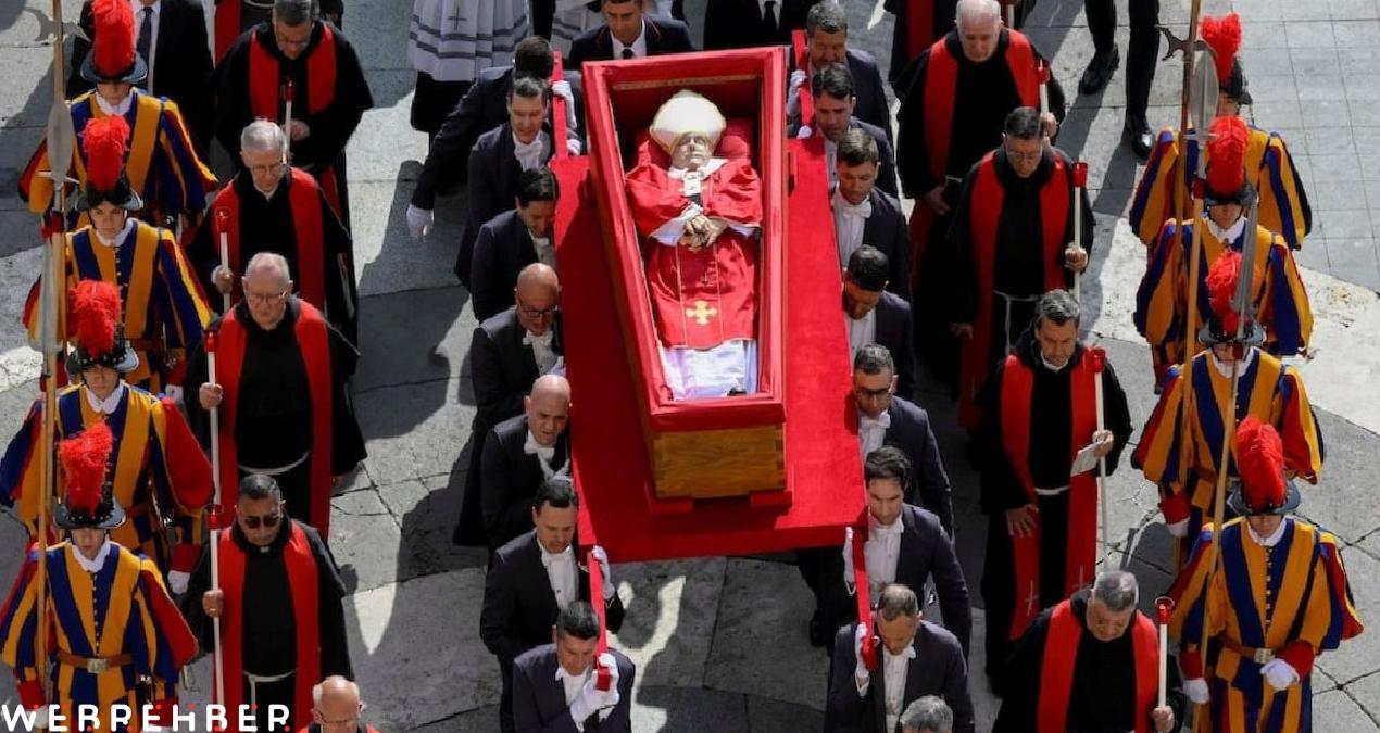 Yüzbinlerce insan, Papa’nın naaşını ayakta karşıladı: Tüyleri diken diken eden tören