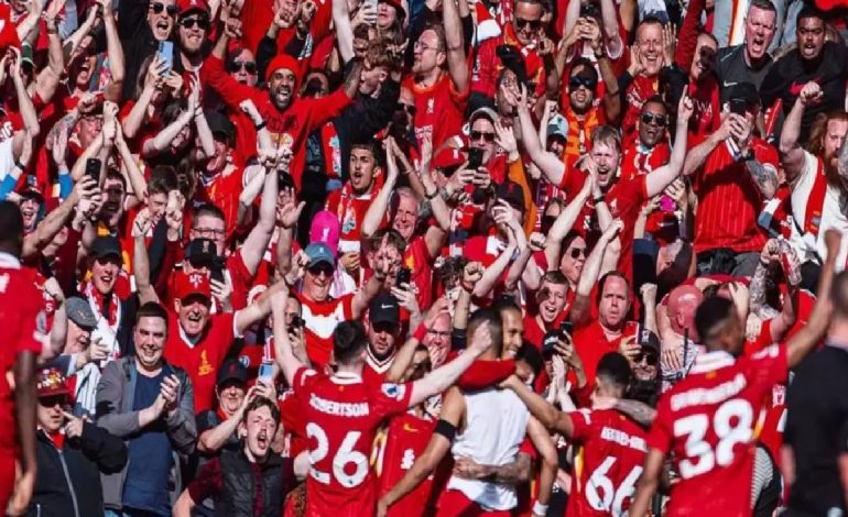 Zirvede kupalar eşitlendi! İngiltere Premier Lig’de şampiyon Liverpool oldu