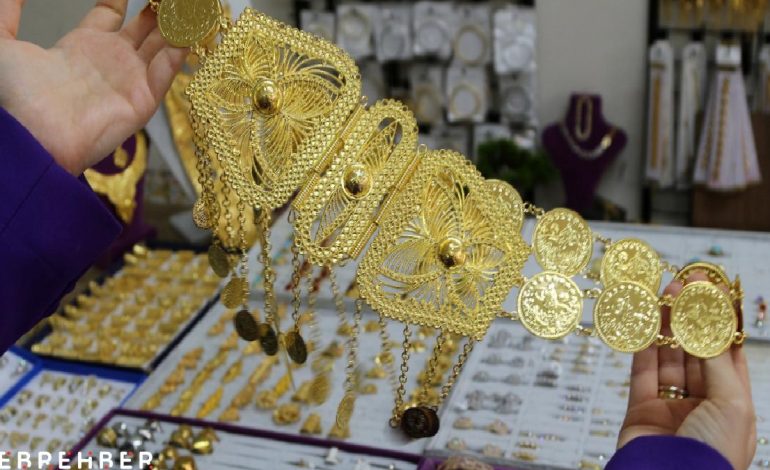 Antalya’da düğünlerde imitasyon takı modası başladı