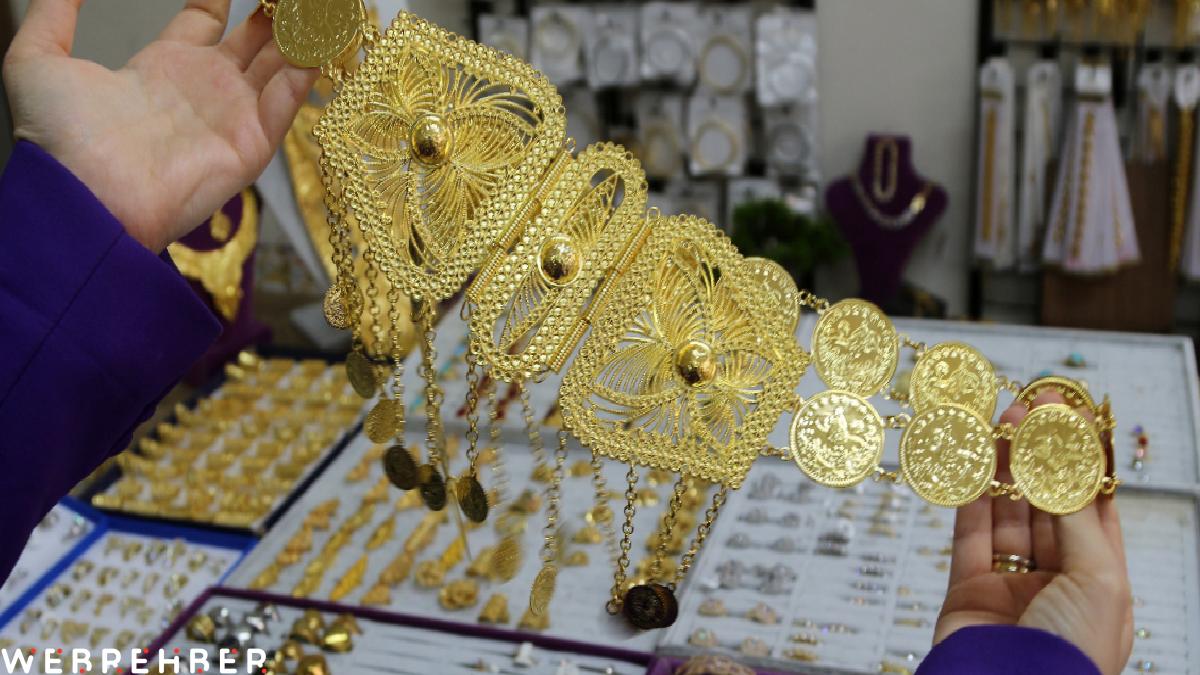 Antalya’da düğünlerde imitasyon takı modası başladı
