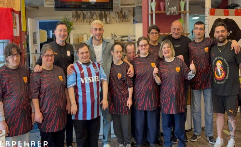 Barış Alper Yılmaz, Down Cafe’ye destek oldu