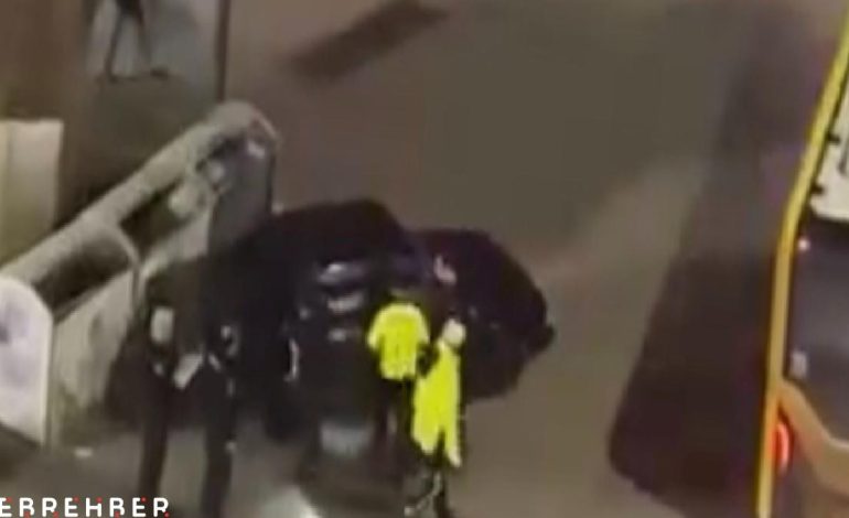 Bursa’da kaza yapan sürücü, polisi görünce kendini araca kilitledi