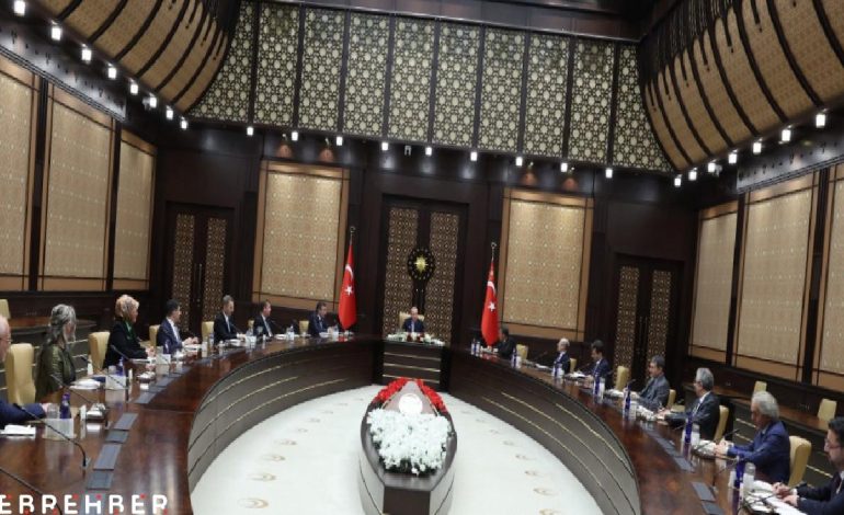Cumhurbaşkanı Erdoğan, Cumhurbaşkanlığı Politika Kurullarının başkanvekillerini kabul etti