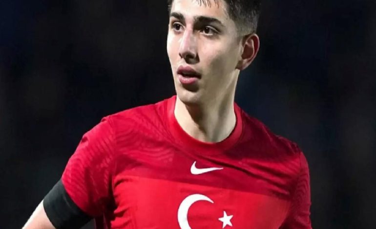 Demir Ege Tıknaz’a Portekiz’de büyük onur