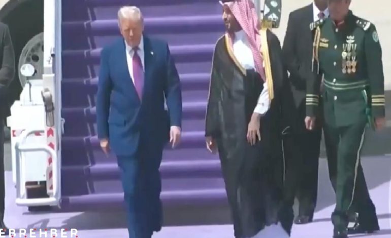 Donald Trump, Suudi Arabistan’da ikram edilen kahveyi içmedi
